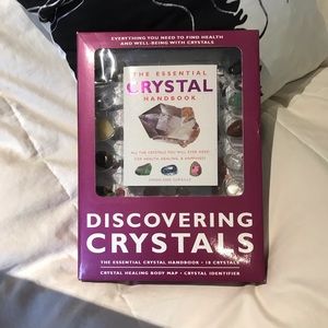 New in Box Discovering Crystals  book and set